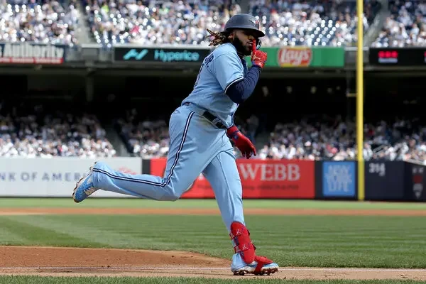 guerrero-jr-follows-in-fathers-footsteps-to-win-home-run-derby