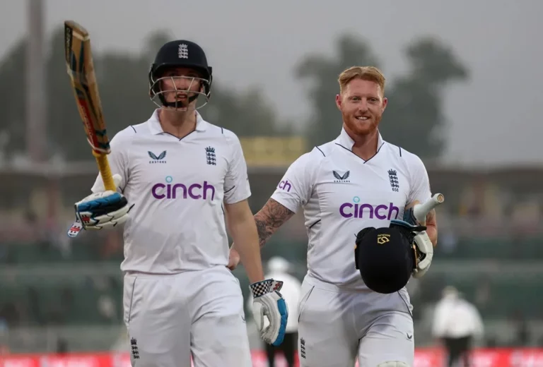 stokes-and-brook-help-england-stretch-lead-over-australia